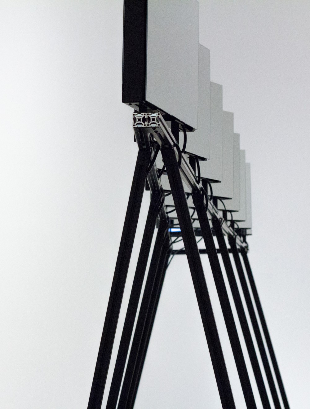 thegreeneyl ausstellung installation grimmwelt kassel exhibition design screens