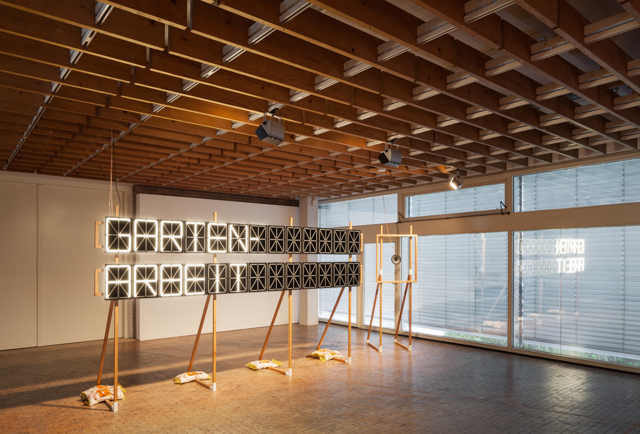 thegreeneyl ausstellung gestaltung exhibition design akademie der künste installation led