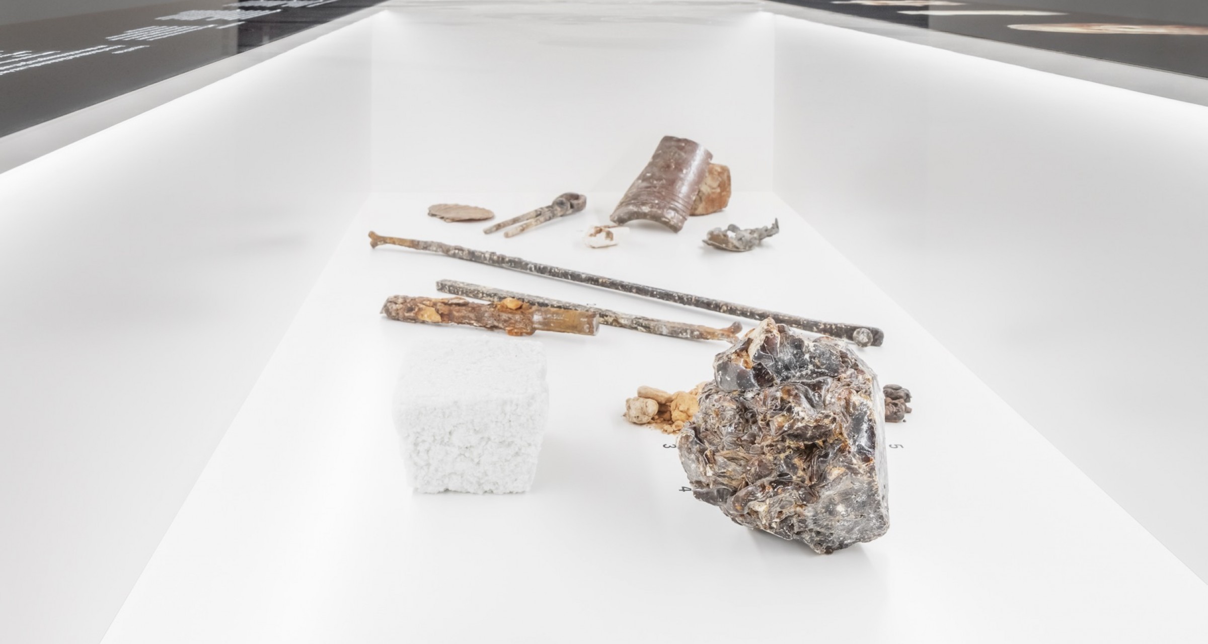 thegreeneyl exhibition design ausstellungsdesign schloss wilhelmsthal mit allen wassern gewaschen artefakte