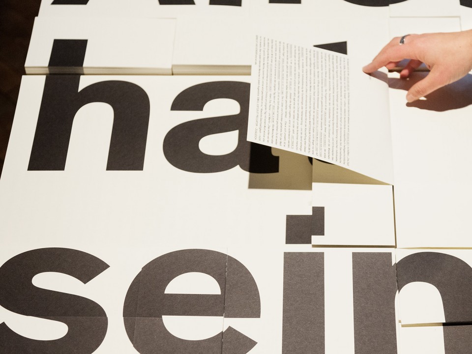 thegreeneyl ausstellung gestaltung exhibition design akademie der künste installation druck grafik design