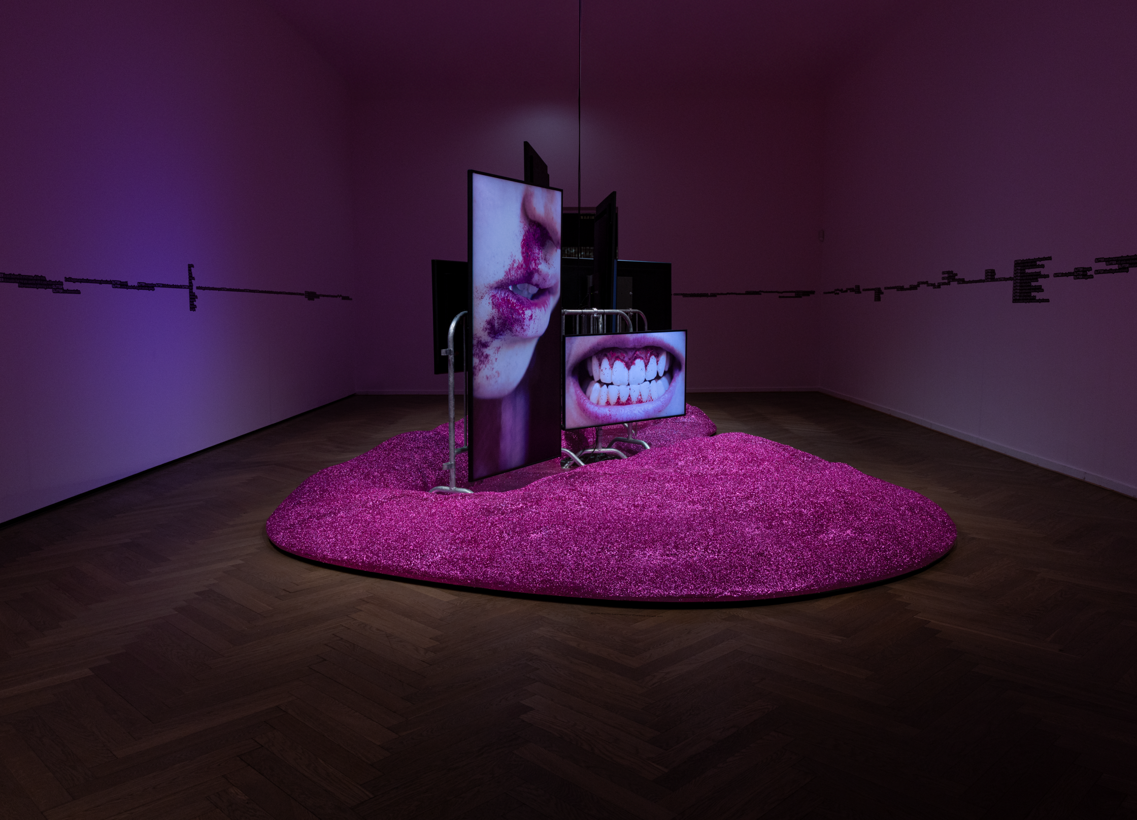 ThegGreenEyl: Glitzer Museum für Kunst und Gewerbe Hamburg Glitter Exhibition design