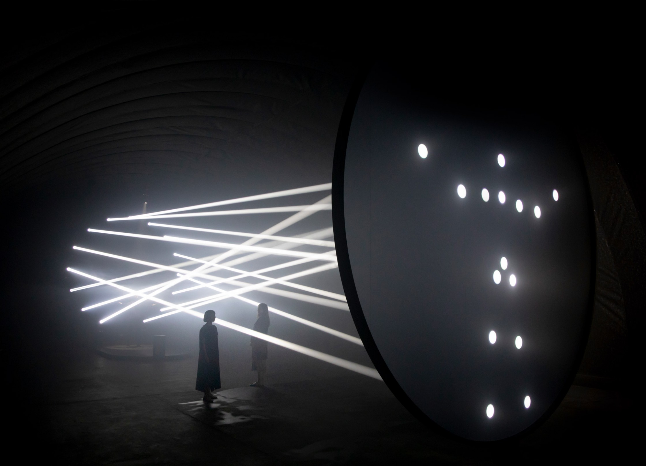 A light sculpture that interprets human motion